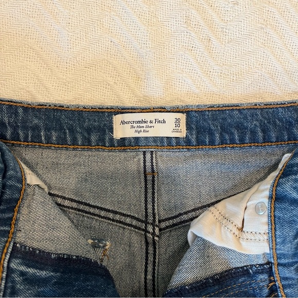 Abercrombie High Rise Mom Short - Picture 5 of 7